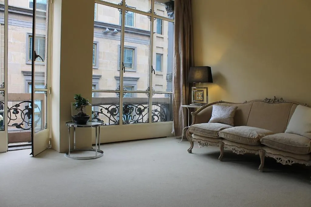 Apartment The Place - Downtown Milan Guest House Italy
